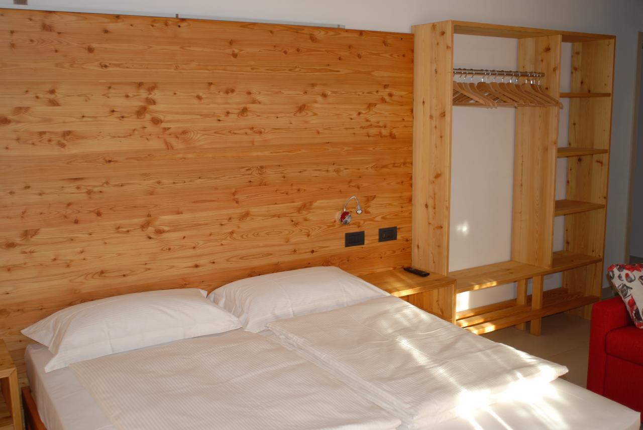 B&B Alciliegio Casnate Con Bernate Eksteriør bilde